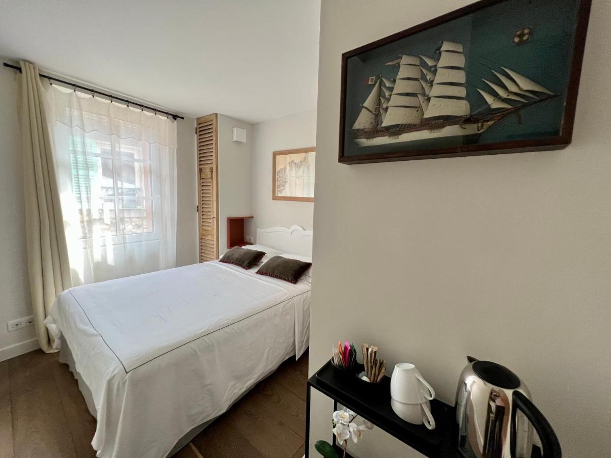 Bed and Breakfast Les Petits Volets 2 Antibes Exterior foto